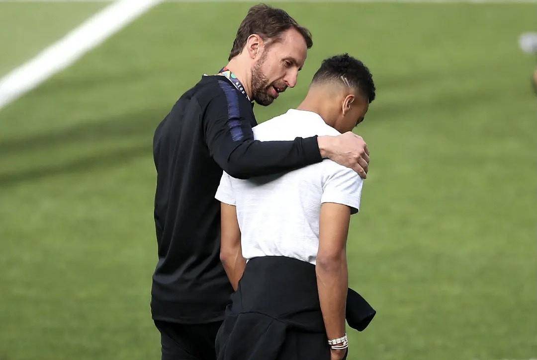 意大利轻取瑞典，格拉利什惊艳世界的简单介绍