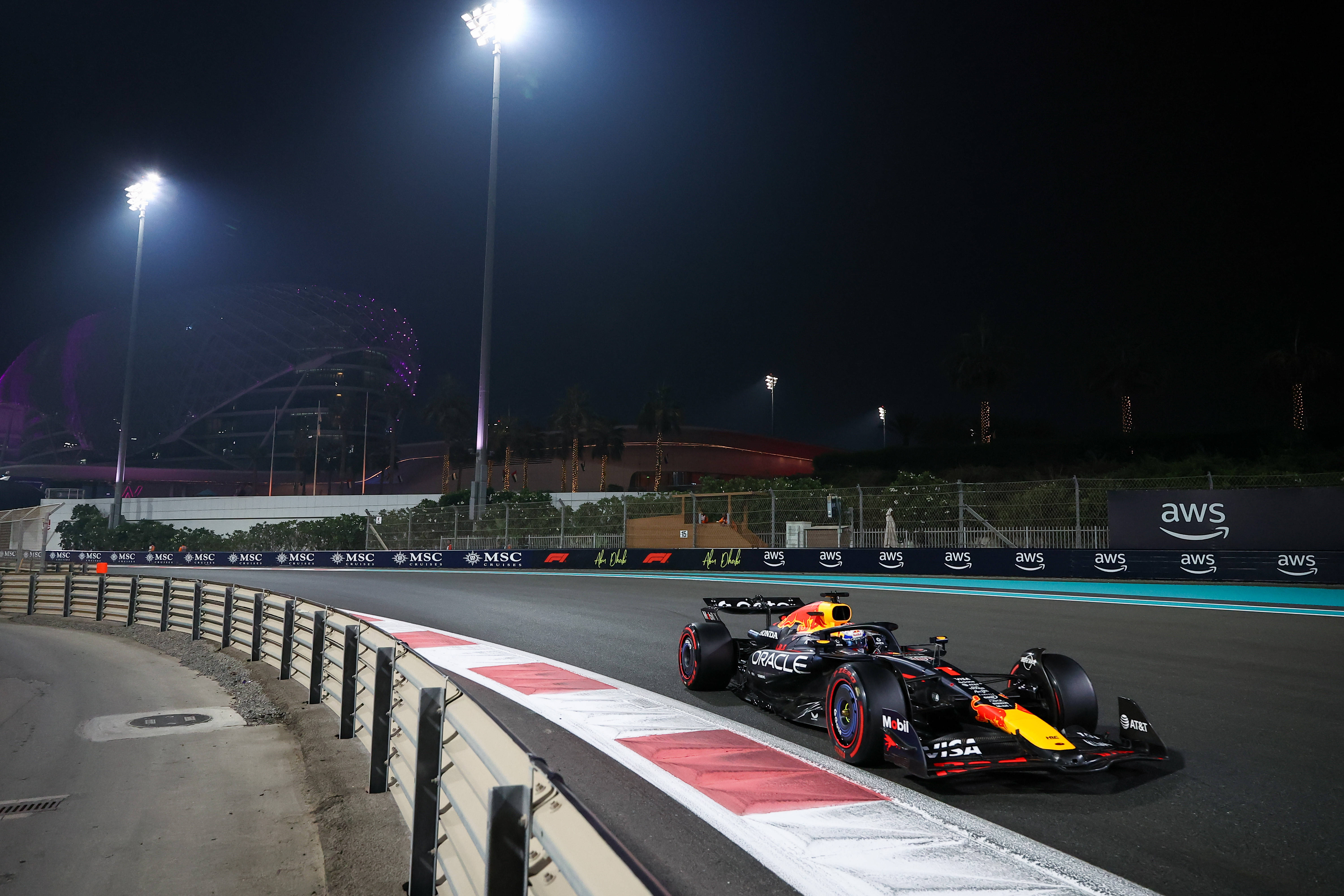 包含雷诺车队逆转威廉姆斯，维斯塔潘扛起全队的词条