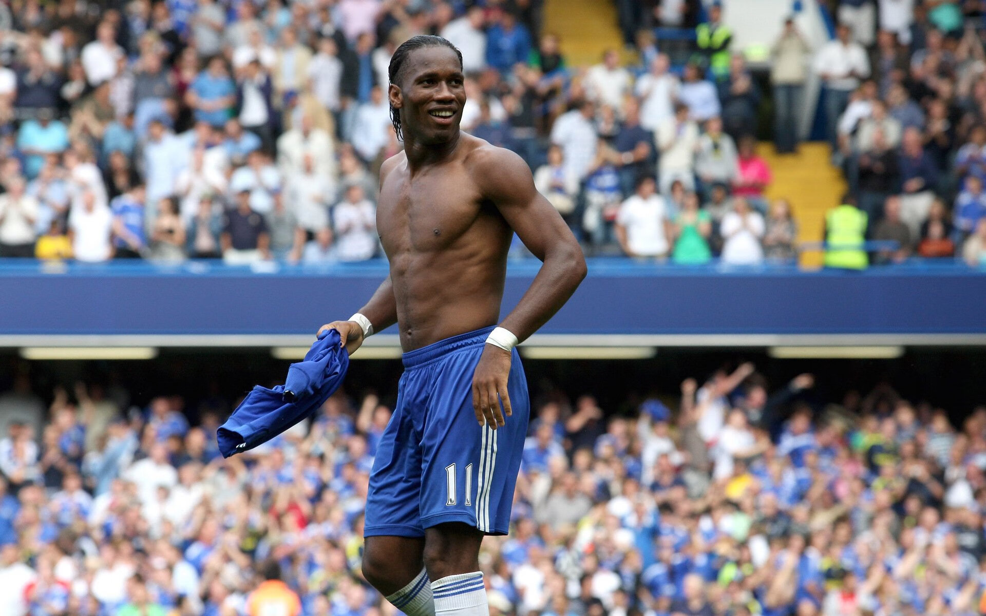 终局之战,皮克绝境展巨星锋芒,F1年度争冠夜铸就传奇