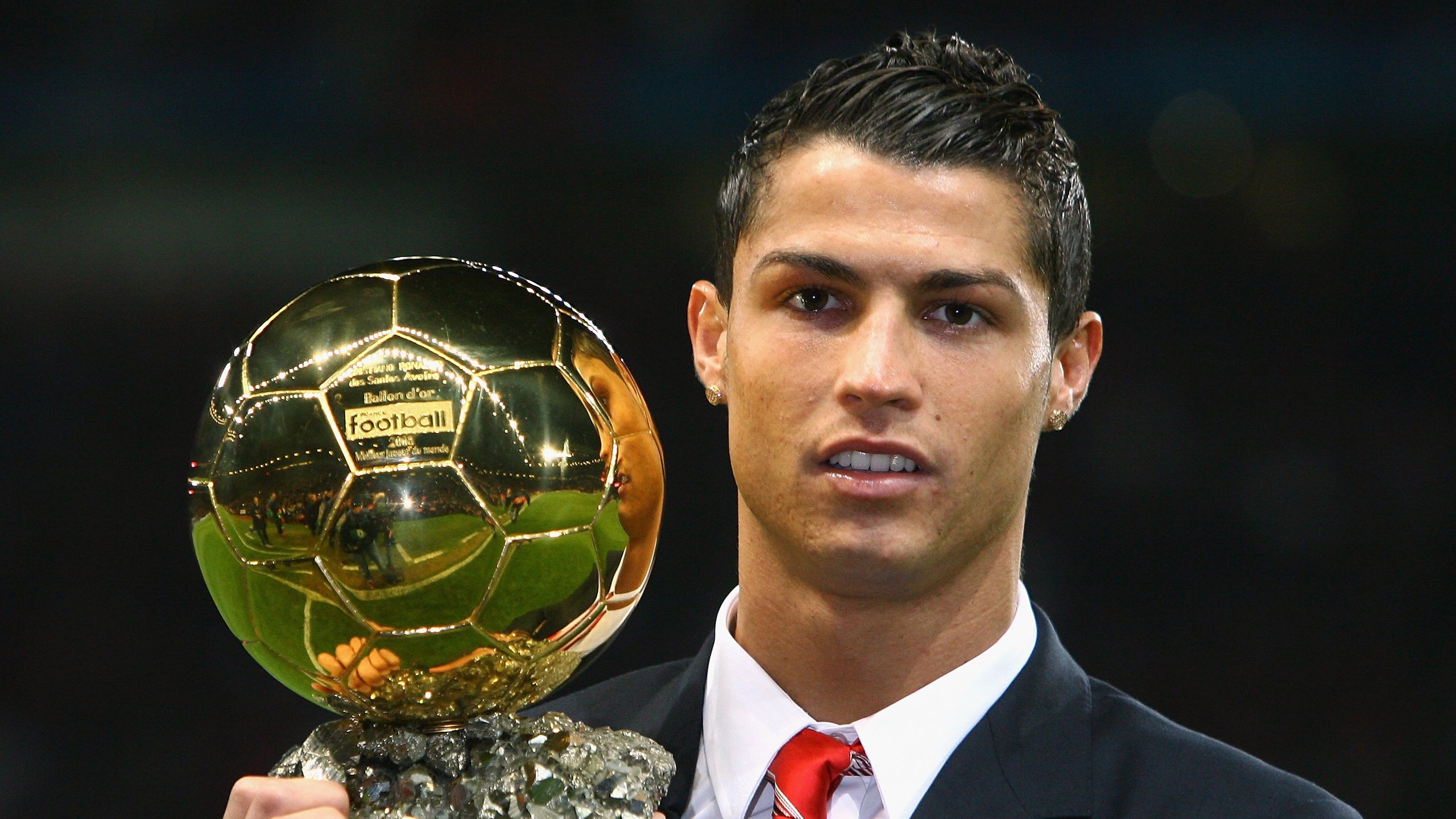 跨界统治力，湖人强压篮网，布克在欧冠决赛接管比赛的启示