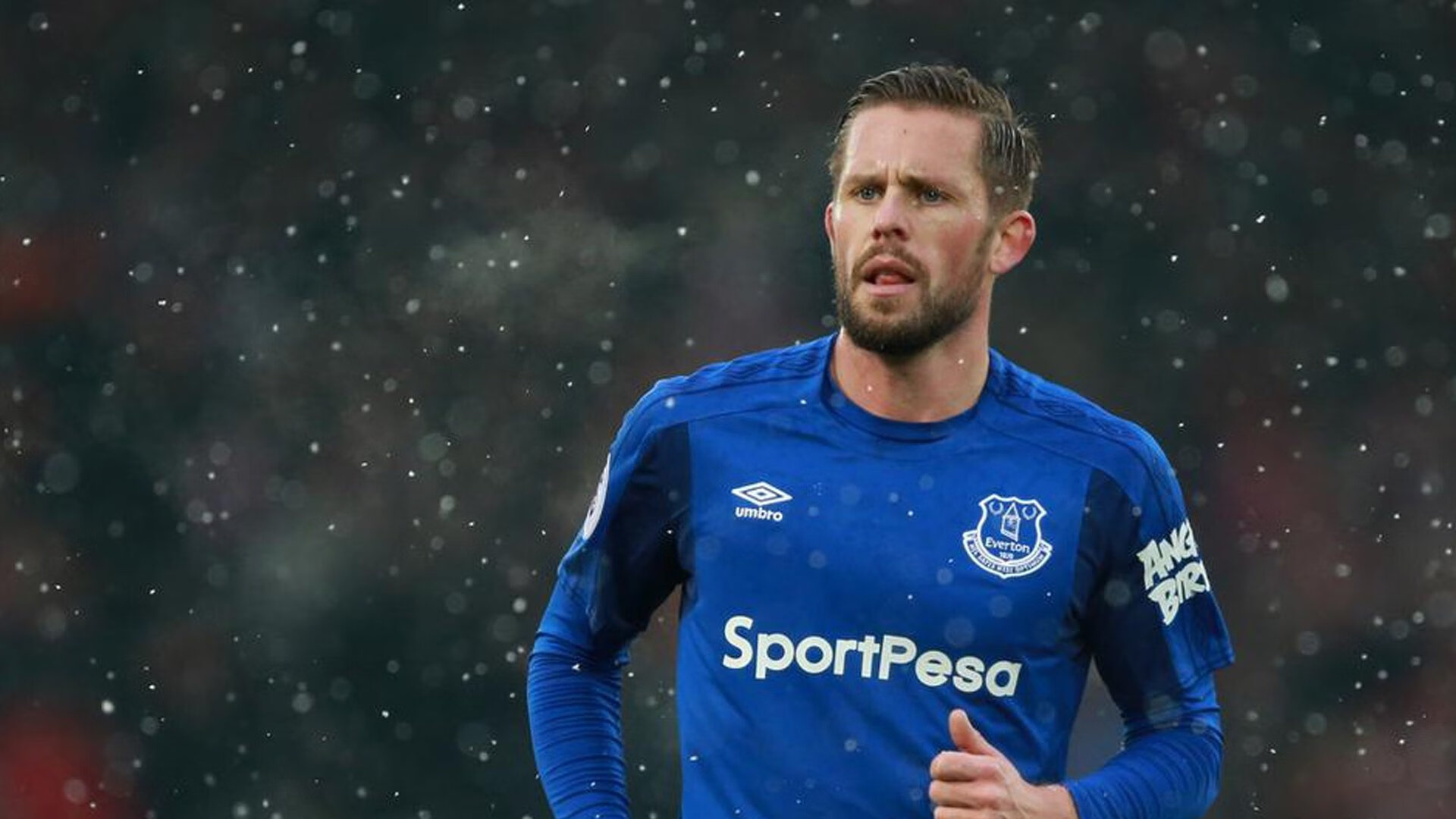 当风笛遇见战吼，苏格兰狂胜波兰之夜，阿什拉夫在欧冠半决赛的加冕时刻