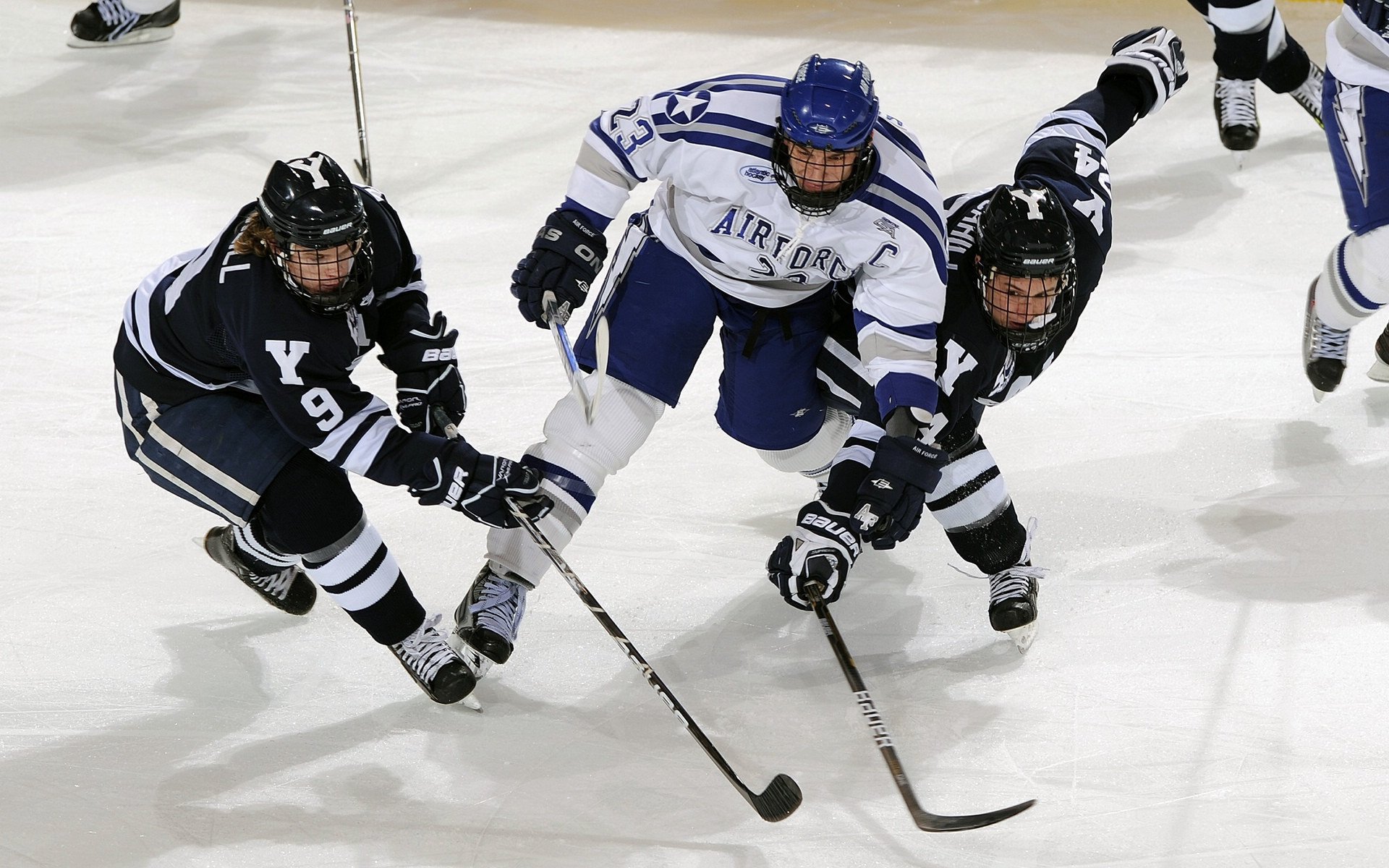 羽坛新纪元，泰国队碾压日本队，黄鸭组合惊艳四座改写亚洲格局